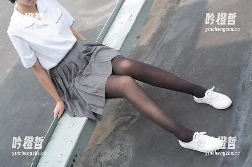 森萝财团 纯白之恋:在森萝财团里,免费美图让人心猿意马,值得一探吗?