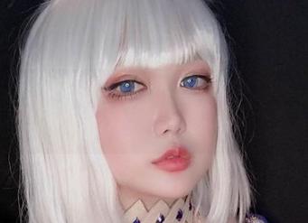 福利图集一开始就让人跌入深渊，椒妮佐仁的妹妹甚至不想抵抗。
