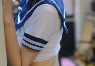 模范学院 – 在汐汐爱吃草莓的礼服大片里溜达,精选作品集,原图中她的眼神有些迷离。
