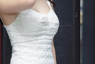 爱尤物 – “做你的小猫”图集:婚纱里的俏皮与精选