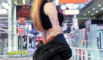 在特软儿Sona腥月的cos中，每一张图片都有一种冲动，无法抗拒哦。
