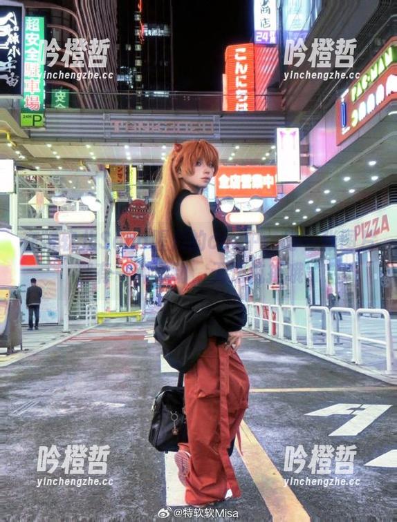 在特软儿Sona腥月的cos中，每一张图片都有一种冲动，无法抗拒哦。