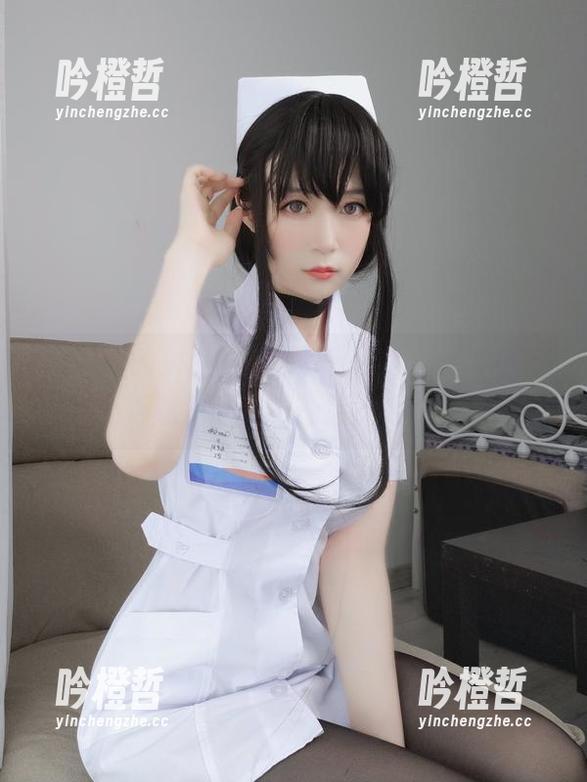 白银81的护士系列，作品集里的每一张高清图都让我想评价一句，太带感了！