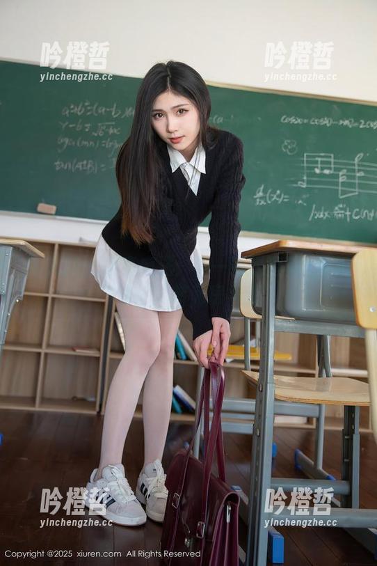 秀人网 - 写真魔法：看一颗甜蛋黄a姐姐如何玩转私房风情