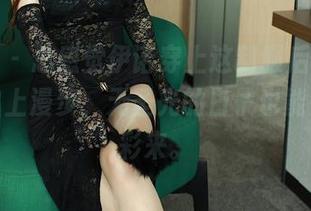 秀人网 – 总感觉伊诺穿上这制服后，是在我心坎上漫步，无圣光的日子也能走出色彩来。