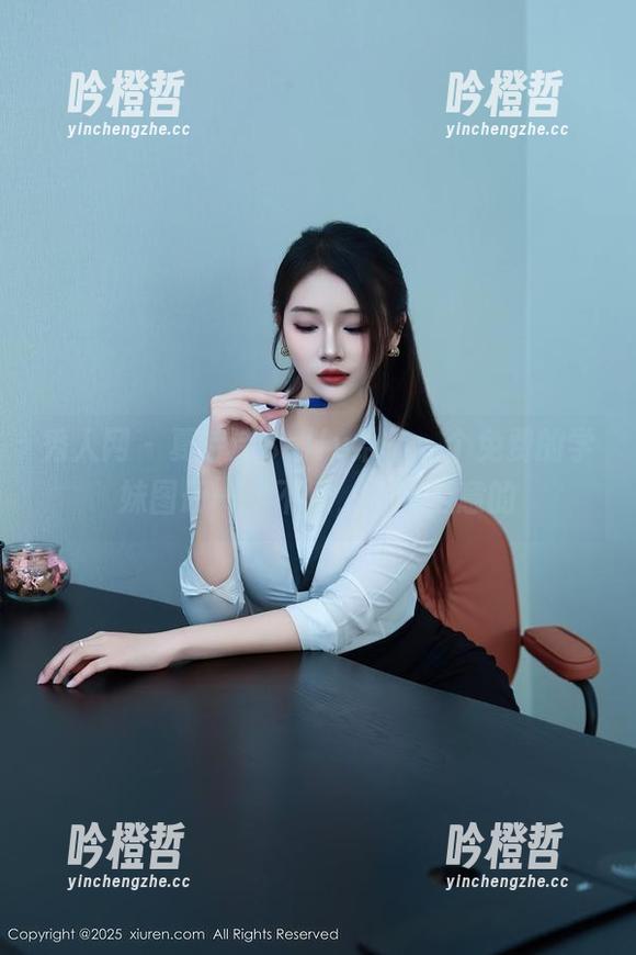秀人网 - 夏诗诗Sally给你一个免费的学妹图册——不慌，我是随意的