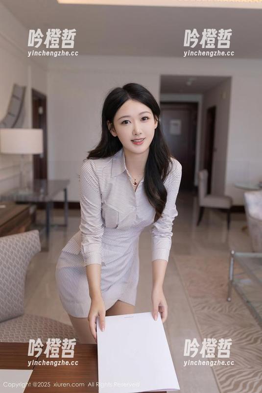 秀人网 - 私拍与黑白的结合，夏诗雯Sally这波操作，还真有那么一丝让人心颤的意味。