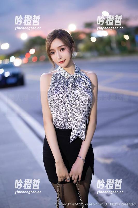 秀人网-小泡芙 秀人网 - 说好的小泡芙自拍,结果是这般出乎意料的写真!