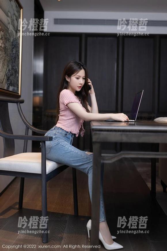 秀人网 - 林珊珊的连体衣写真：毫不费力的质感，难道看图库只为这份不羁？