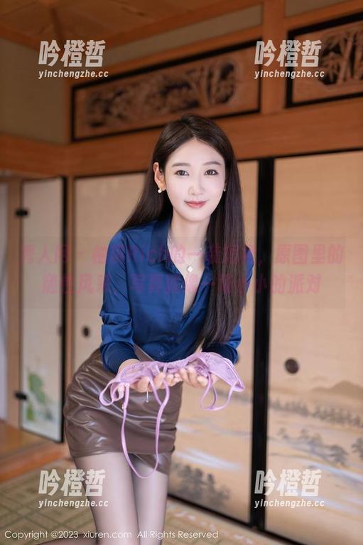 秀人网 - 柚琪Rich的一袭短裙，原图里的随性风采，写真就像一场小小的派对