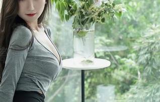 秀人网 – 镂空的白笑笑，像块刻满符号的奶酪，高清图集让你义无反顾地咬上一口。