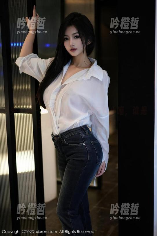 秀人网 - 图片精选：短裙与陈小喵，谁是主角？当然是那条裙子！
