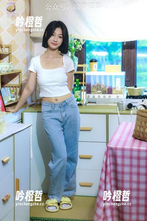 绮梦摄影-子涵 绮梦摄影 - 子涵写真:纯白的她,捏在手里像一块棉花糖,想吃?呃不行咬不得。