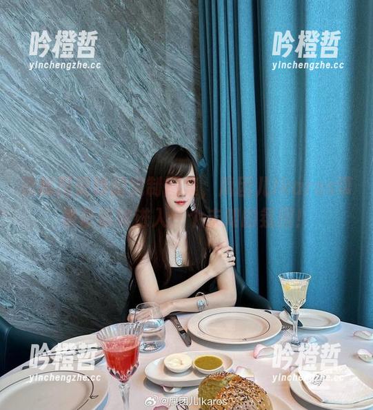 腐团儿Ikaros 诡秘而美妙的定制图集,腐团儿Ikaros带着蒂雅娘进入一个未知的氛围!