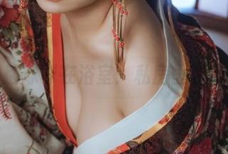 自闭颜球球在浴室:私房里的无声戏