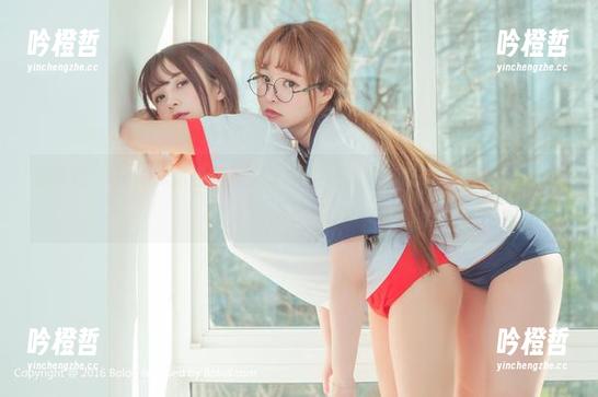 菠萝社-Suki朱忆音 菠萝社 - Suki朱忆音捣鼓的海边图,那个环绕的光晕是我想要的夏天密码