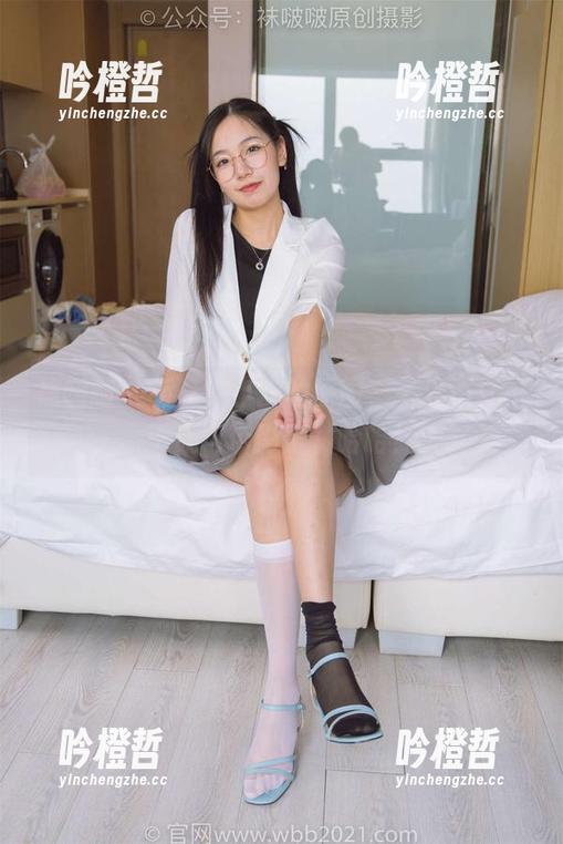 袜啵啵-小安 袜啵啵 - 板鞋?小安的原图,圣光不打,干脆自带影子,哈哈!