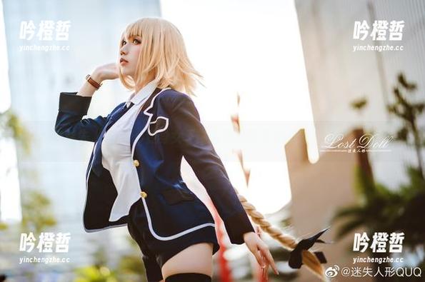 迷失人形QUQ 当迷失人形QUQ变身女王:高清写真带你见证‘威严’!