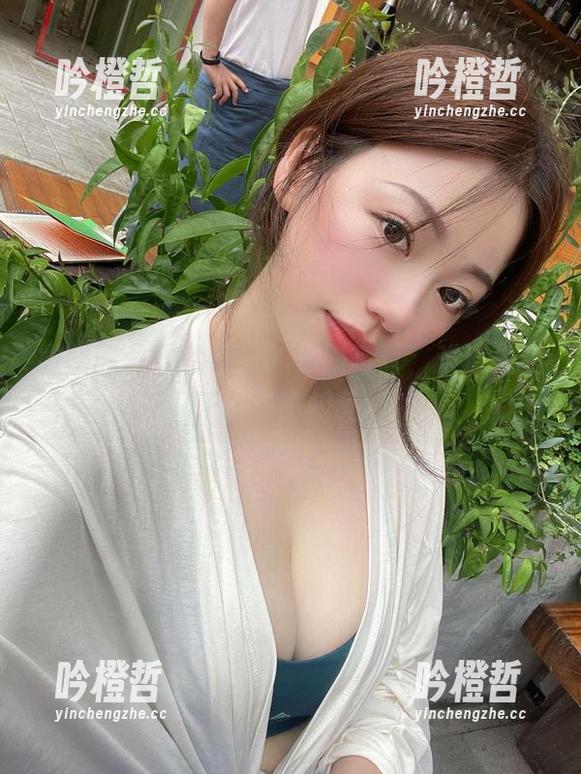 雪怡妹纸 微密圈 - 雪怡妹纸的紫狐写真,难道是为了让我犯规吗?