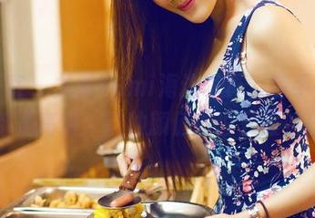 青豆客 – 尤美Yumi海边写真，随手一拍都是高清，这种颜值我也只服她！