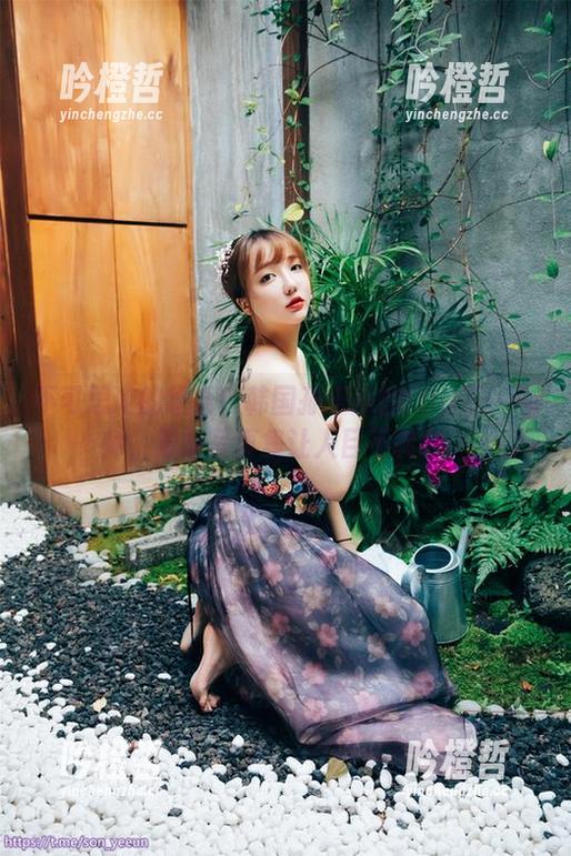韩国孙乐乐 不可思议的组合!韩国孙乐乐的LOOZY–画师,最新写真集让人目不转睛。