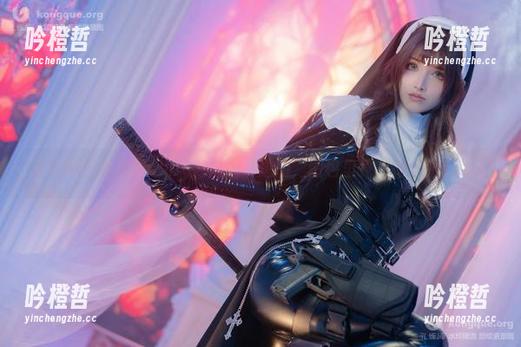 鹿八岁baby 别眨眼!鹿八岁baby在她的‘透明’图包里竟然有这种cos?