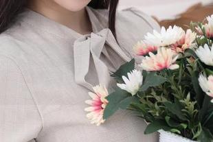 精选美图——鹿野希的礼服真的是太优雅了，我彻底沦陷！